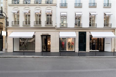 chanel rue montaigne paris